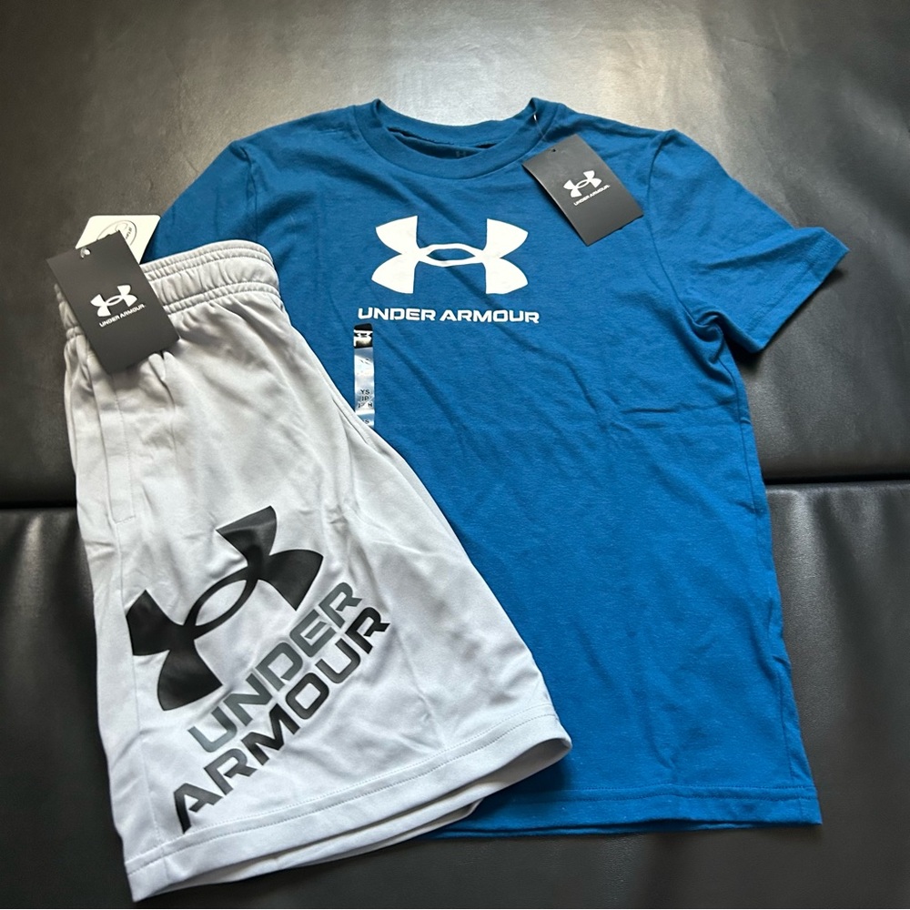 NWT Under Armour Athletic Set Boys Youth Size Small